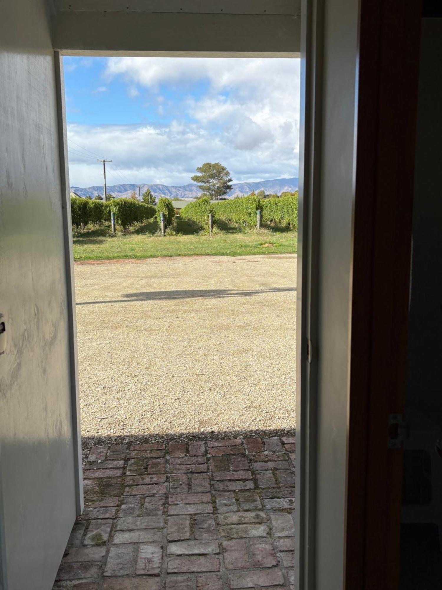 Vineyard Cottage In Blenheim On The Golden Mile ภายนอก รูปภาพ
